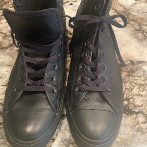 Men’s black converse shoes size 10.5. LEATHER